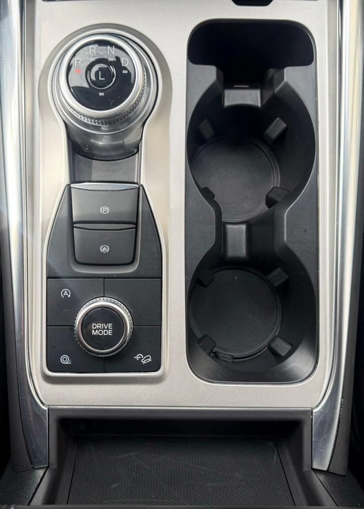 Used 2023 Ford Explorer XLT w/ Equipment Group 202A AWD/4WD image 13