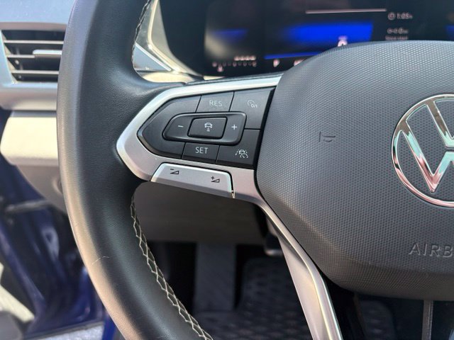 Used 2023 Volkswagen Taos SE w/ Panoramic Sunroof Package FWD image 39