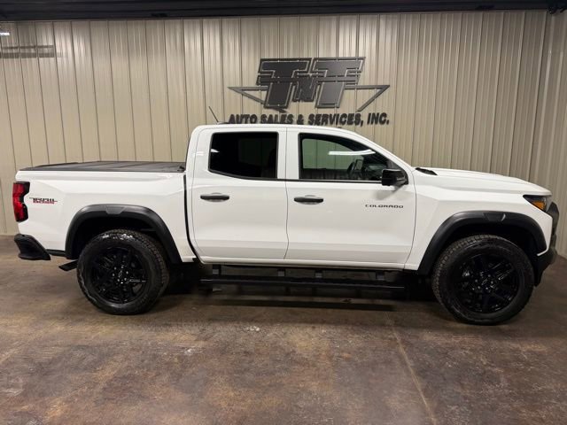 Used 2024 Chevrolet Colorado Trail Boss w/ Technology Package image 7