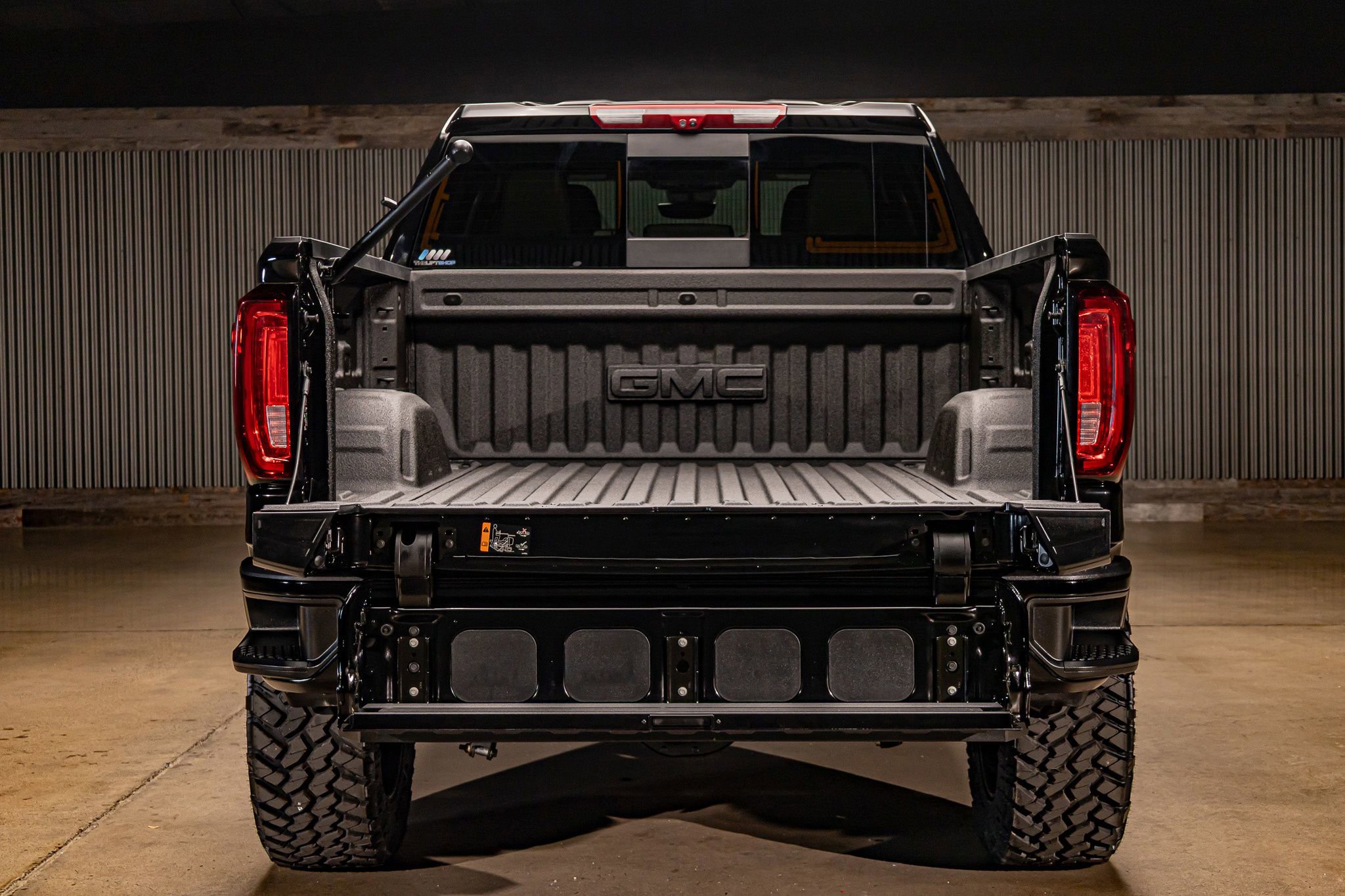 Used 2025 GMC Sierra 1500 Denali w/ Denali Reserve Package image 9