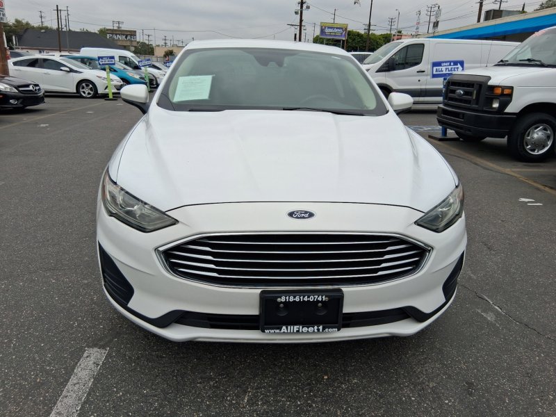 Used 2019 Ford Fusion SE FWD image 2