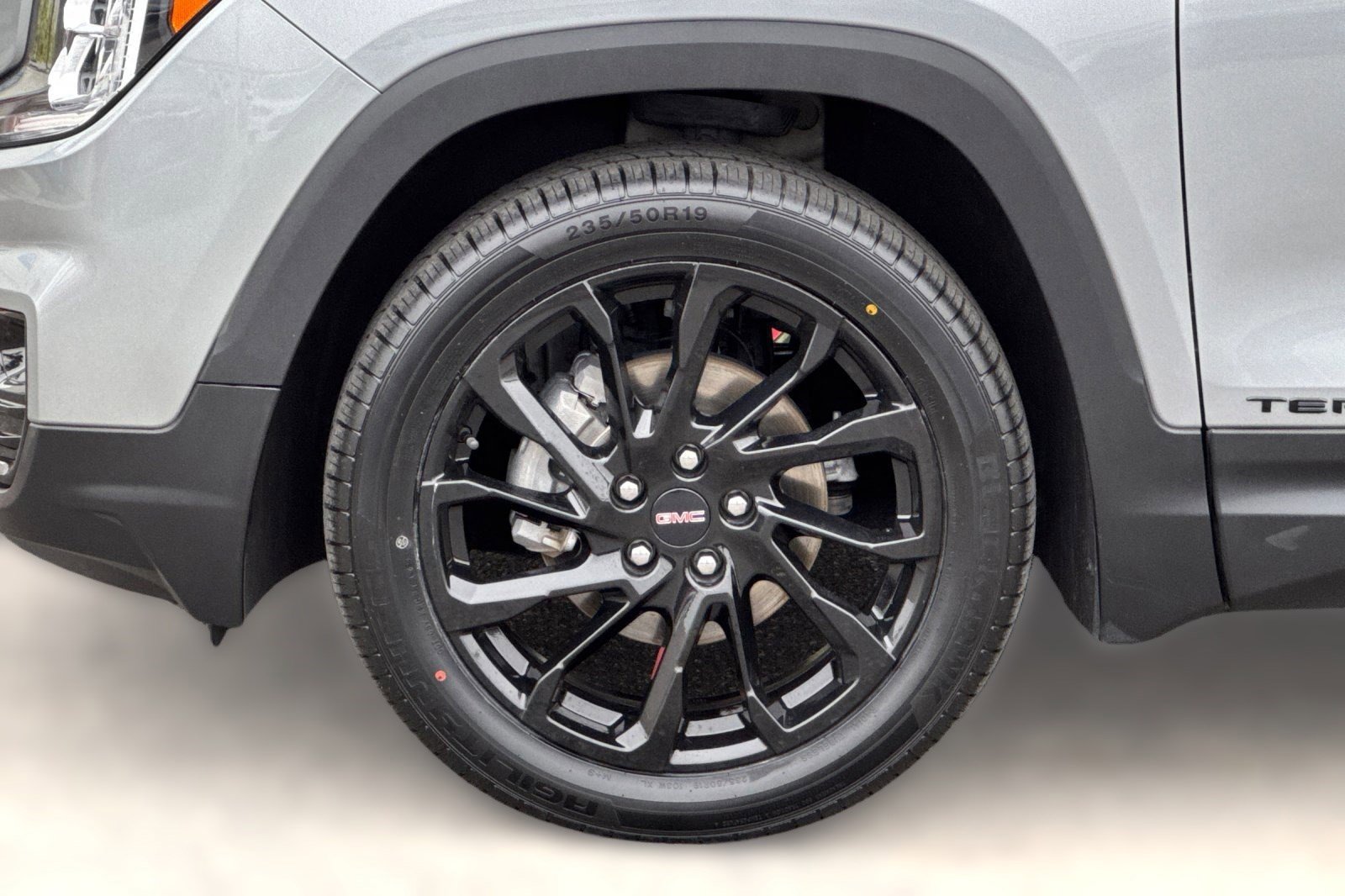 Used 2024 GMC Terrain SLT w/ Elevation Edition FWD image 11