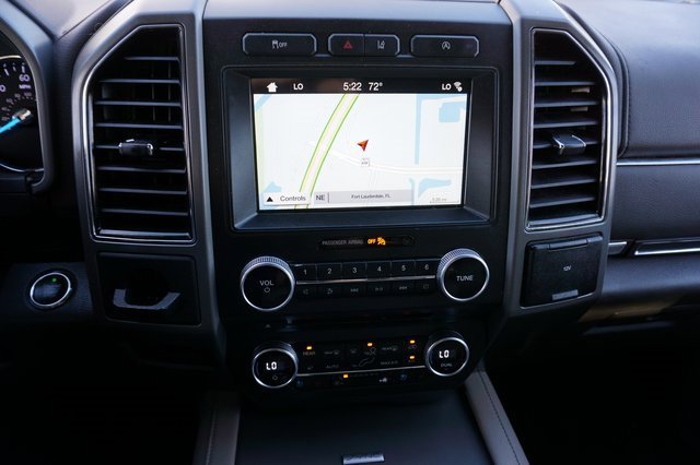 Used 2018 Ford Expedition XLT w/ Equipment Group 202A image 4