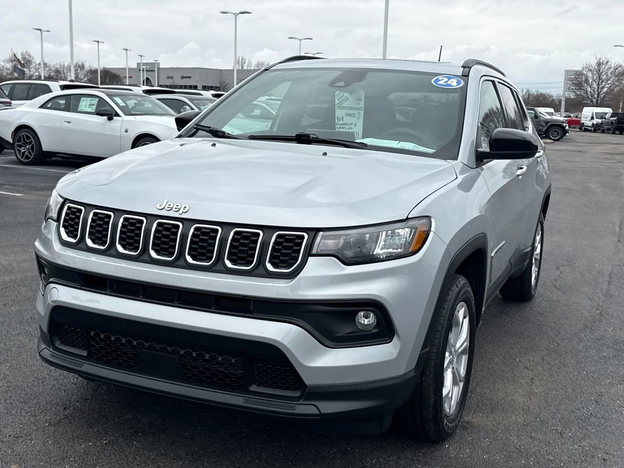 Used 2024 Jeep Compass Latitude w/ Sun and Sound Group image 7
