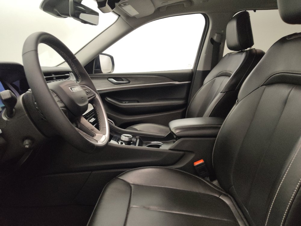 Used 2023 Jeep Grand Cherokee 4WD 4xe w/ Luxury Tech Group II image 17