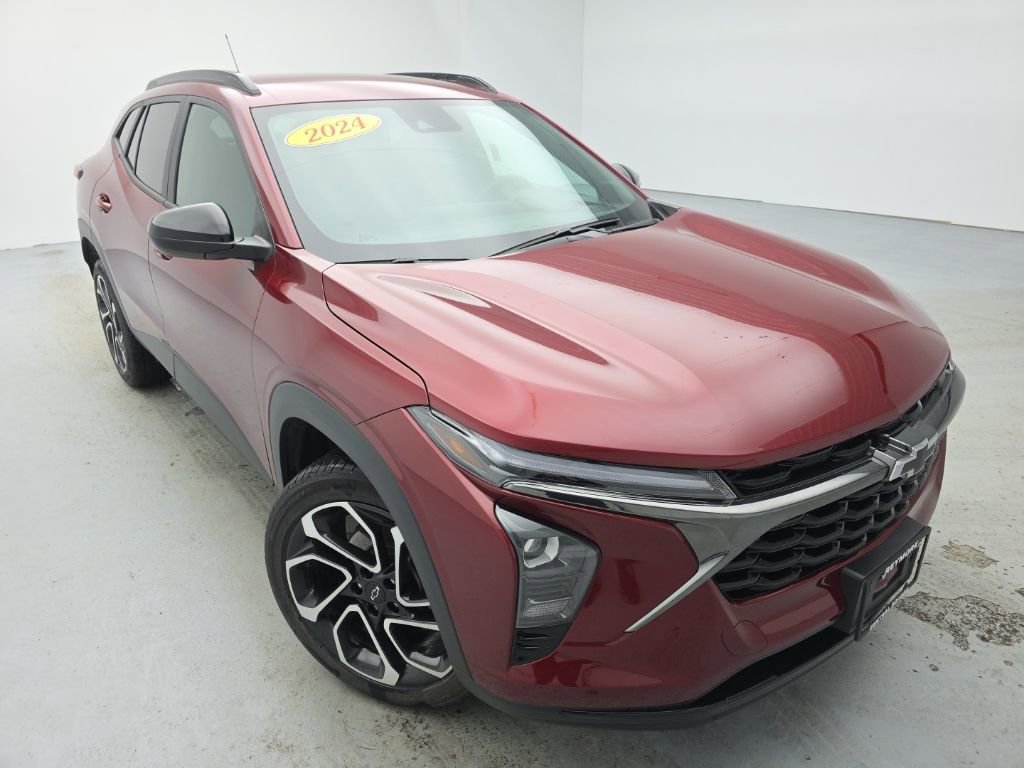 Used 2024 Chevrolet Trax RS w/ Driver Confidence Package image 4