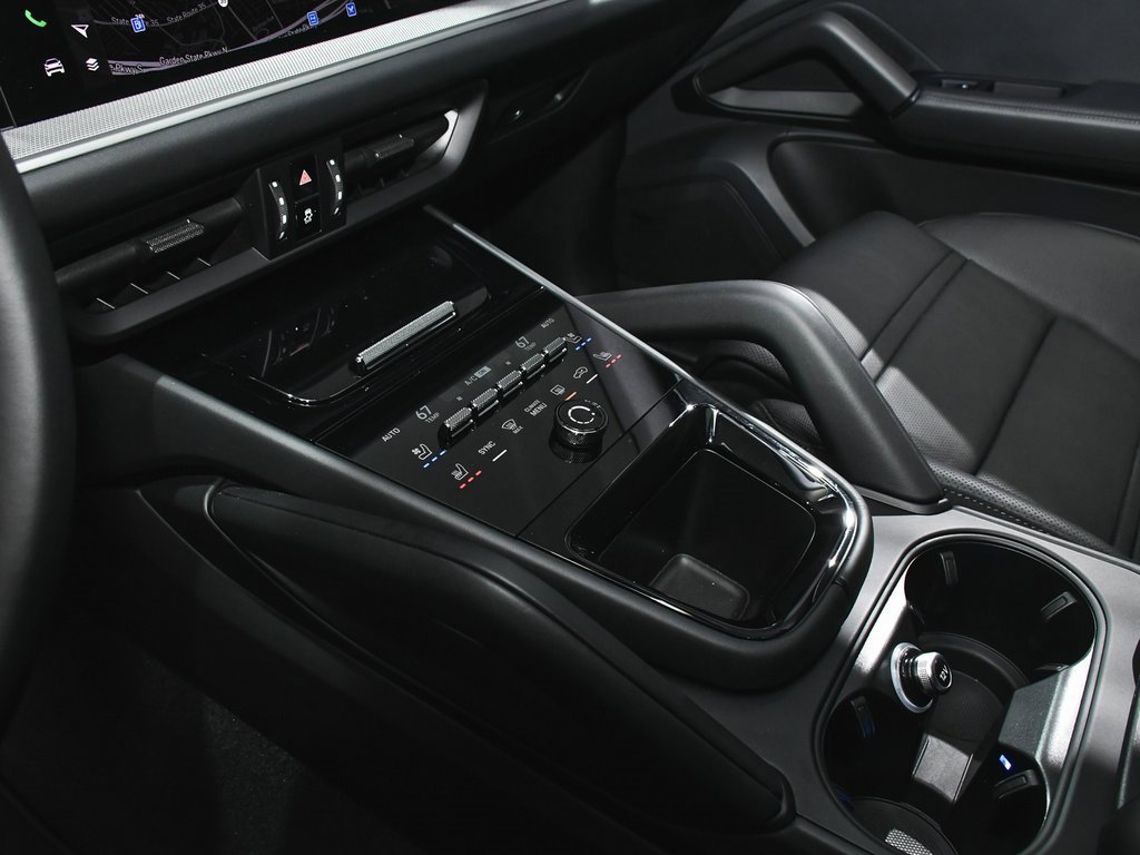 Used 2024 Porsche Cayenne S image 55