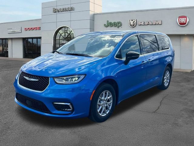 New 2026 Chrysler Pacifica Select FWD image 3