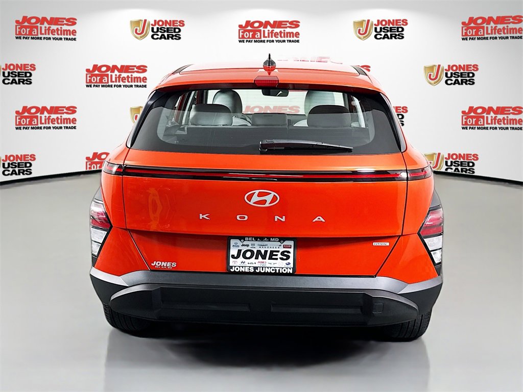 Certified 2025 Hyundai Kona SE image 15