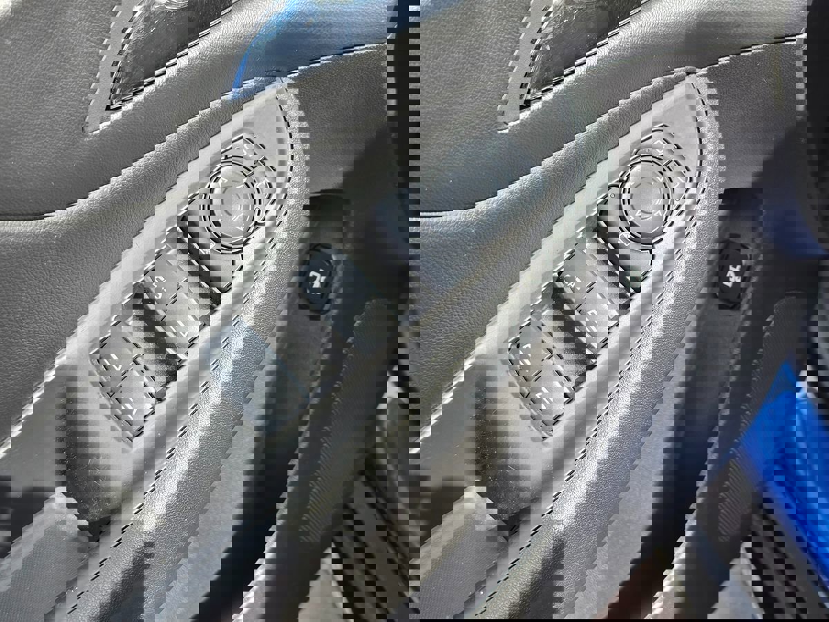 Used 2017 Chevrolet Volt LT w/ Comfort Package image 28