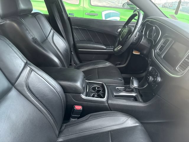 Used 2018 Dodge Charger R/T w/ Plus Group RWD image 4