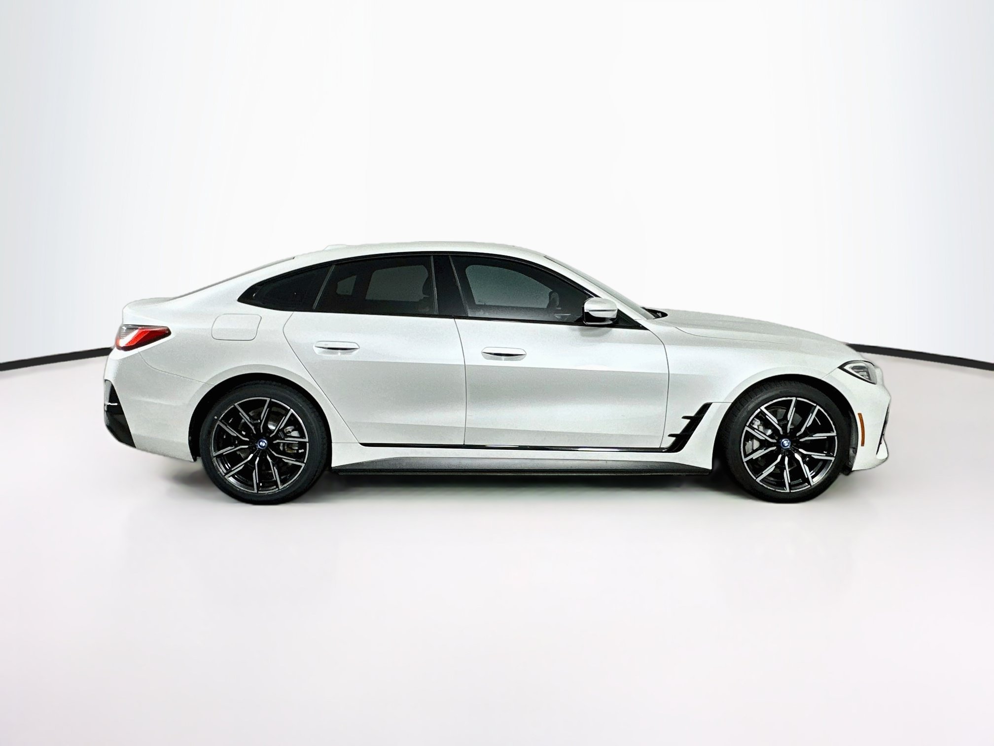 Used 2023 BMW i4 eDrive40 w/ M Sport Package RWD image 10