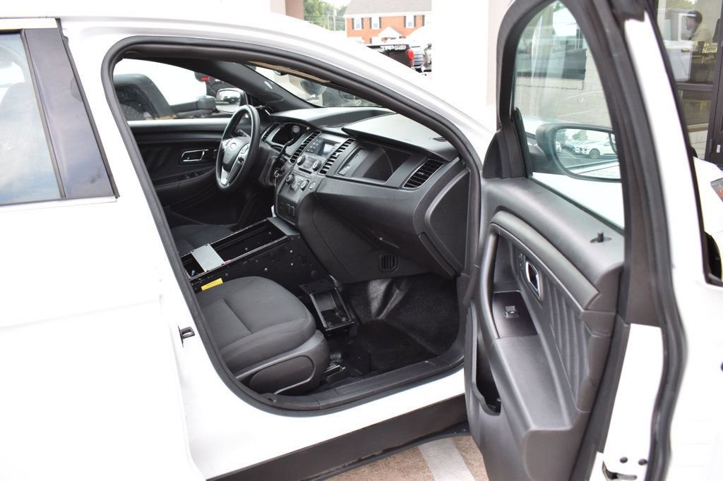Used 2016 Ford Taurus Police Interceptor AWD image 15