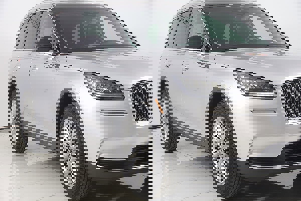 Used 2020 Lincoln Corsair FWD w/ Premium Package image 39