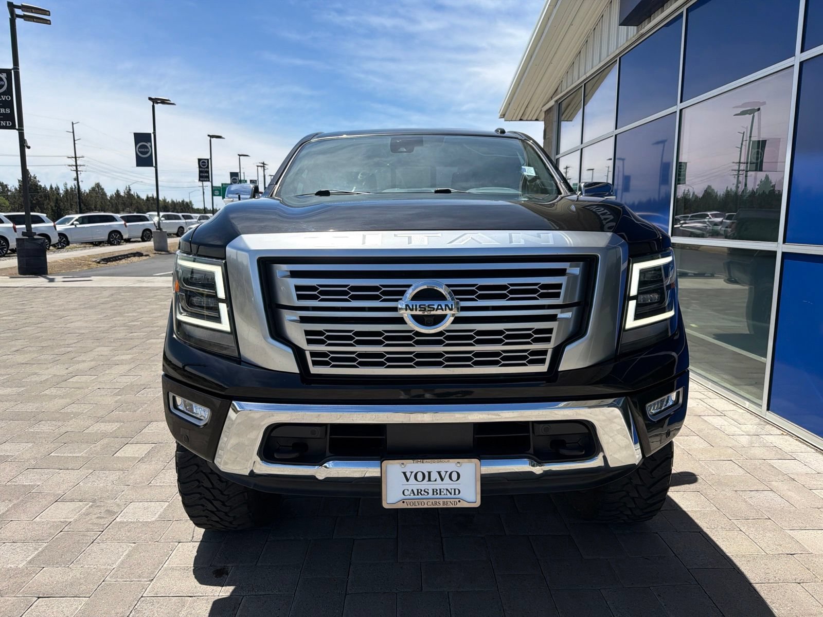 Used 2020 Nissan Titan Platinum Reserve w/ Moonroof Package AWD/4WD image 3