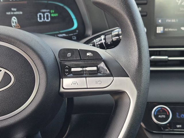 Used 2025 Hyundai Elantra Hybrid FWD image 29