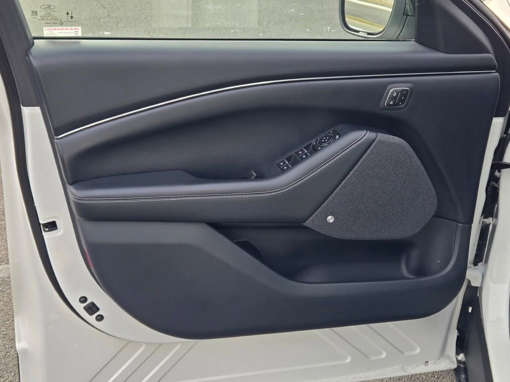 Used 2021 Ford Mustang Mach-E Premium image 23