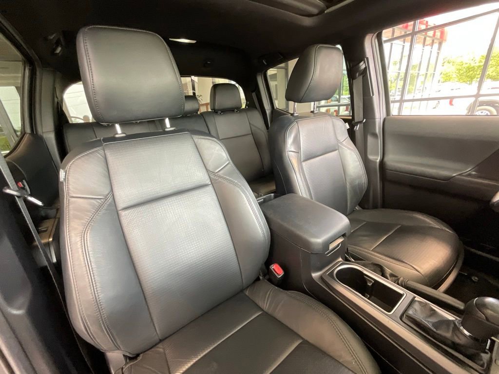 Used 2021 Toyota Tacoma TRD Sport w/ TRD Premium Sport Package AWD/4WD image 20