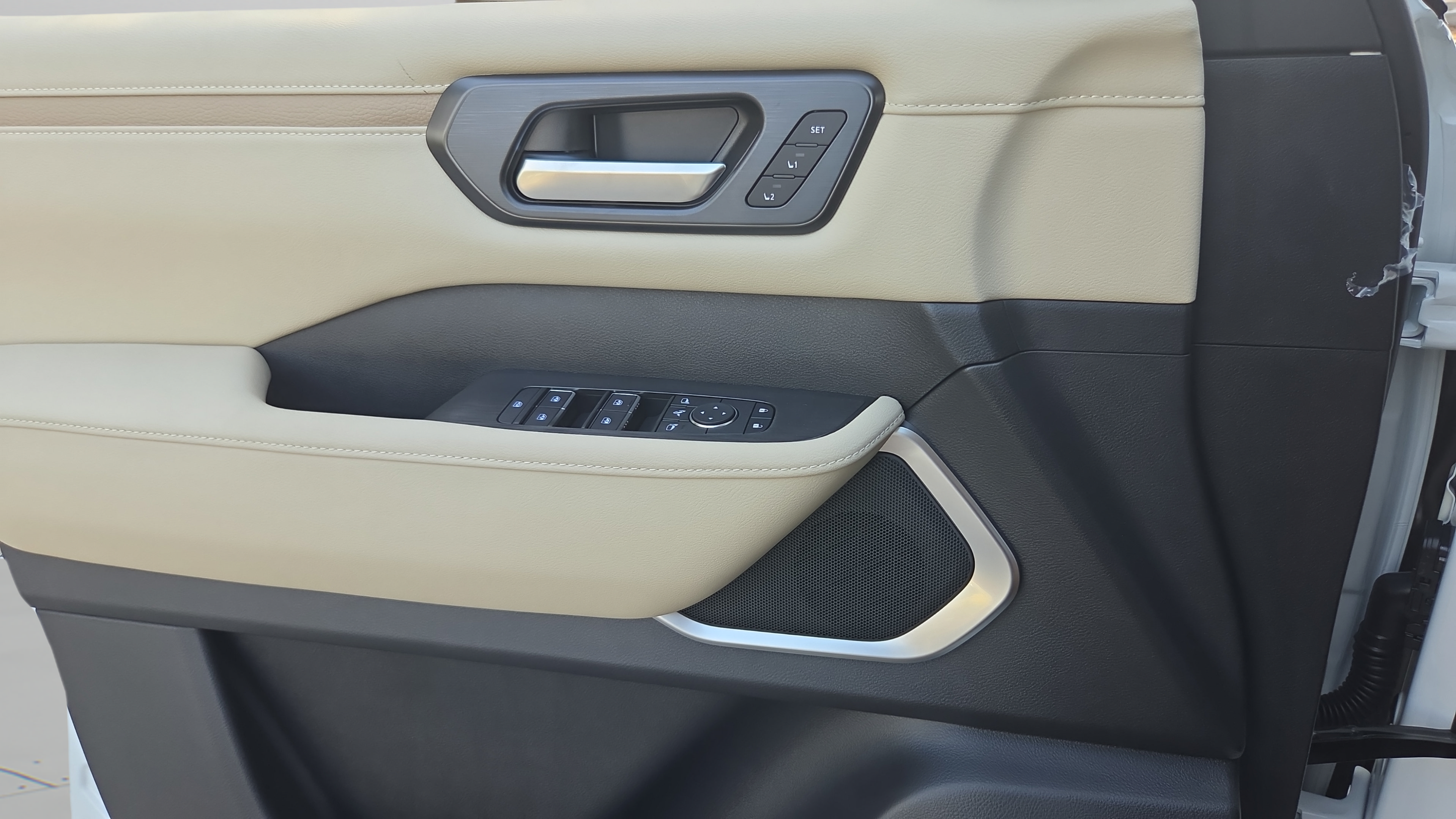 New 2026 Nissan Armada Platinum RWD image 32