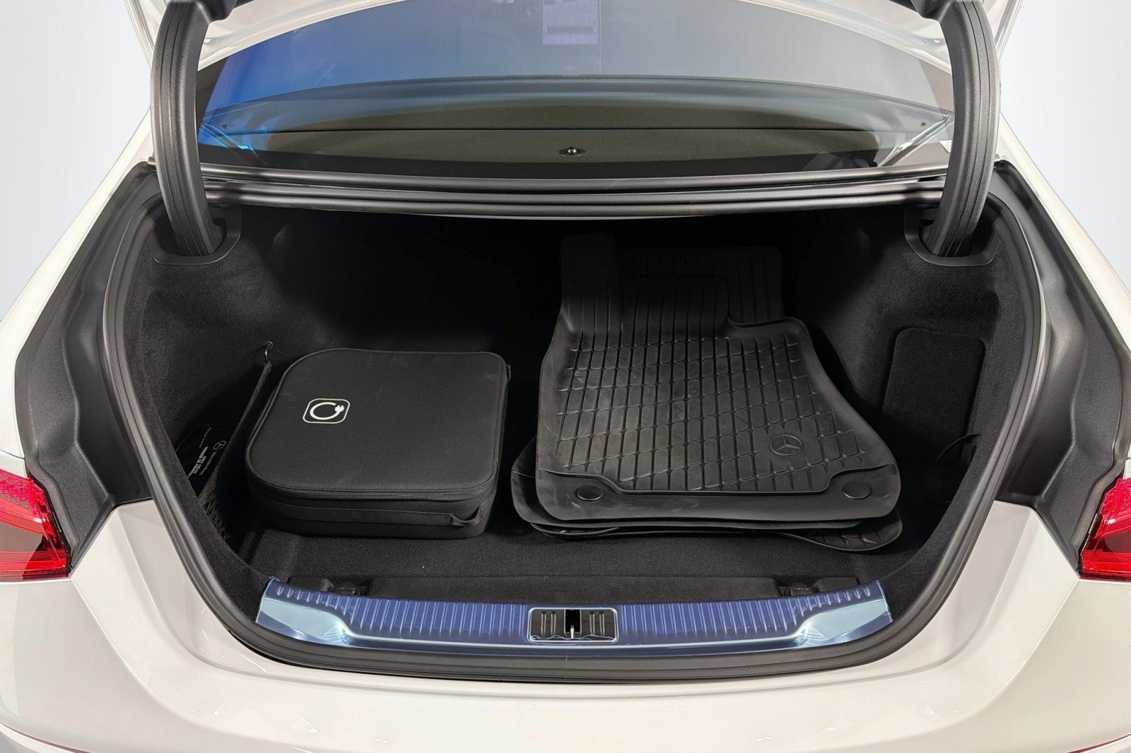 Certified 2026 Mercedes-Benz S 580e 4MATIC Sedan image 25