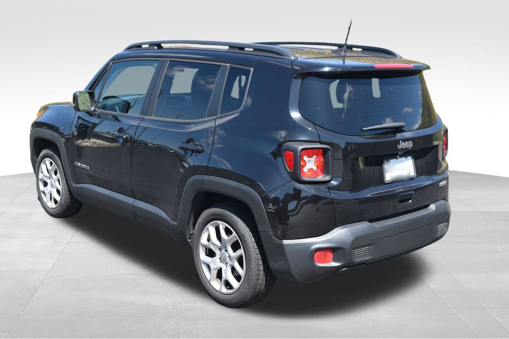 Used 2018 Jeep Renegade Latitude FWD image 7