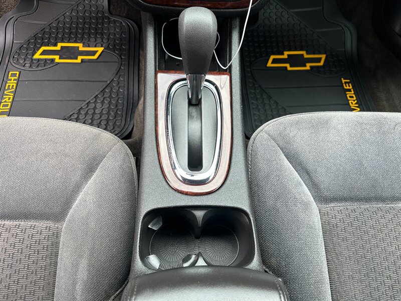 Used 2011 Chevrolet Impala LS FWD image 18