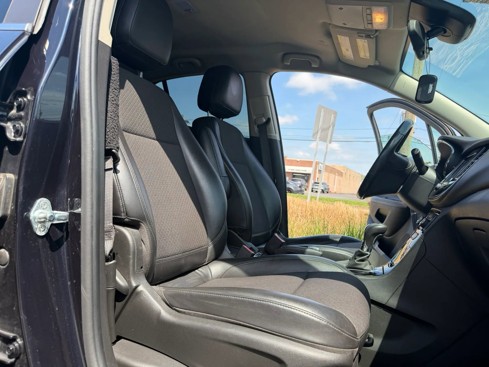 Used 2021 Buick Encore Preferred image 15