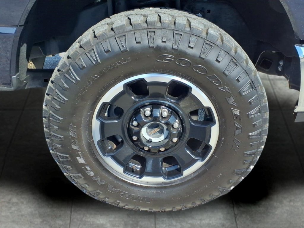 Used 2025 Ford F250 Lariat w/ Lariat Ultimate Package AWD/4WD image 2