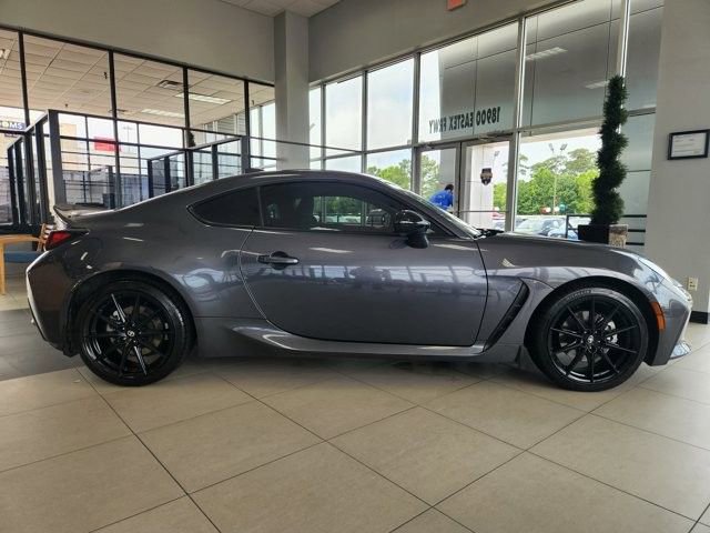 Used 2025 Toyota GR86 Premium RWD image 4