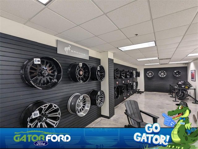 Used 2025 Ford Escape ST-Line image 32