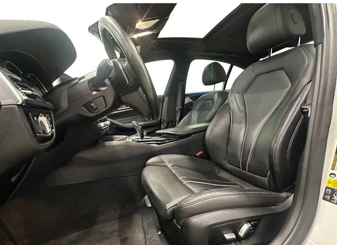 Used 2018 BMW 540i xDrive w/ Premium Package image 12