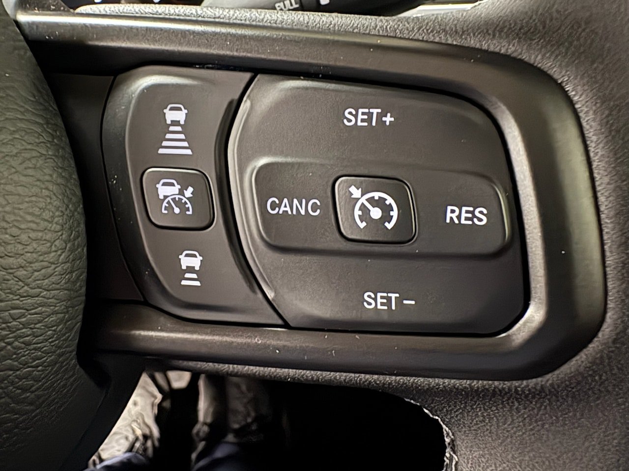 New 2026 Jeep Gladiator Sport AWD/4WD image 16