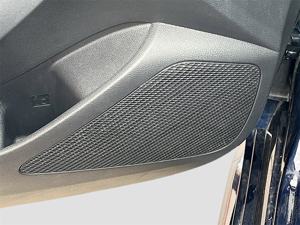 Used 2025 Toyota Corolla LE image 19