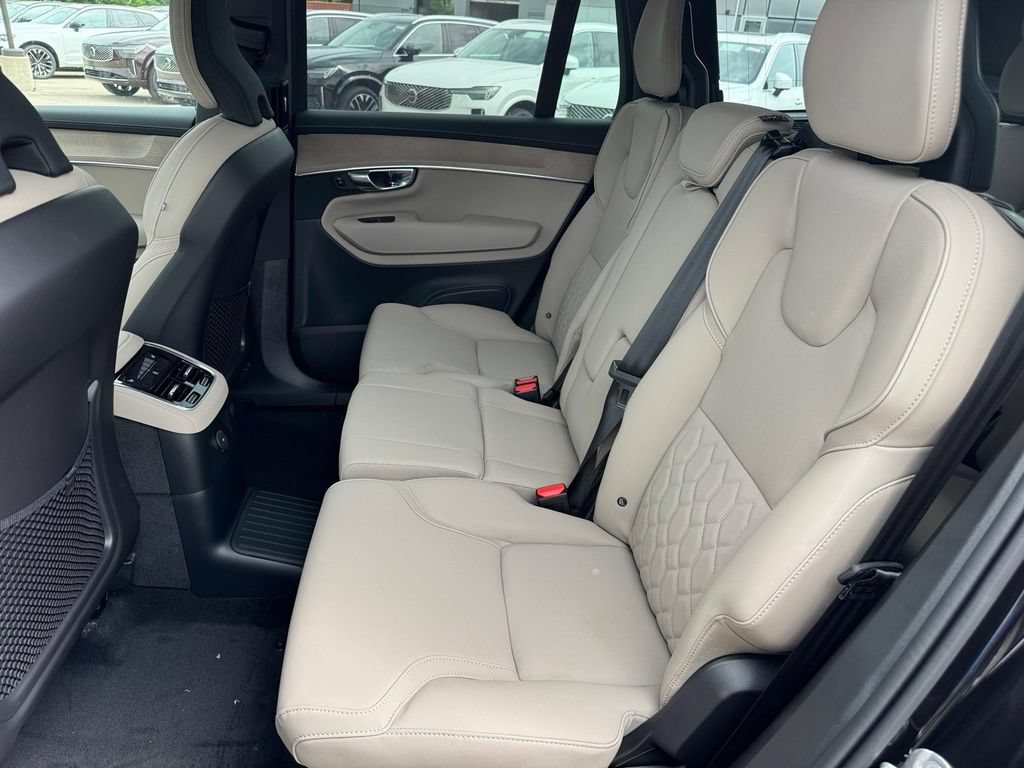 New 2026 Volvo XC90 T8 Plus w/ Protection Package Premier AWD/4WD image 9