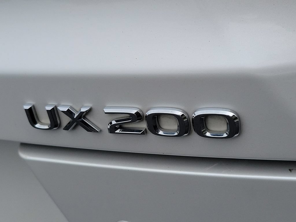 Used 2021 Lexus UX 200 w/ Premium Package FWD image 8