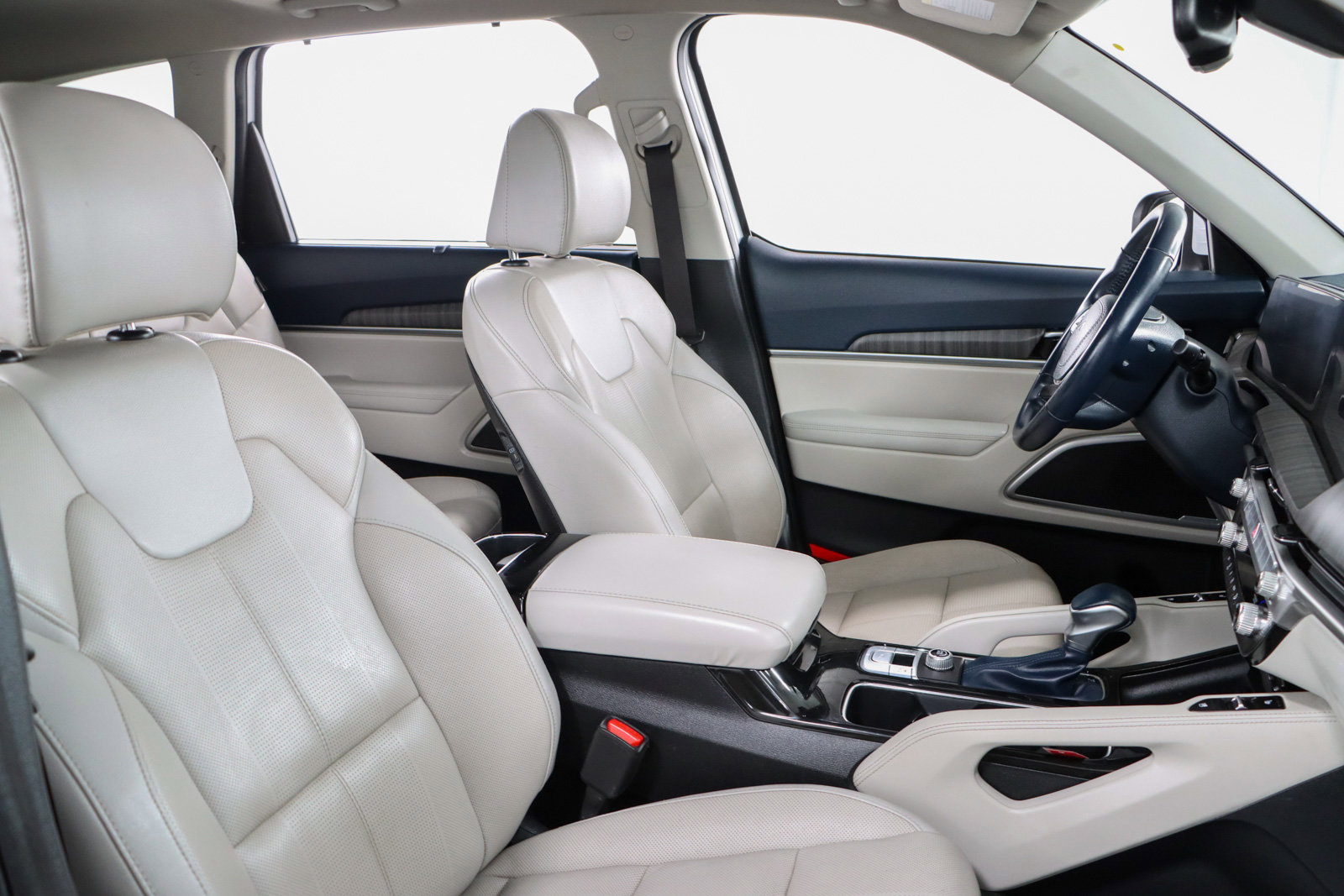 Used 2024 Kia Telluride EX w/ EX Captain's Chair Package image 28