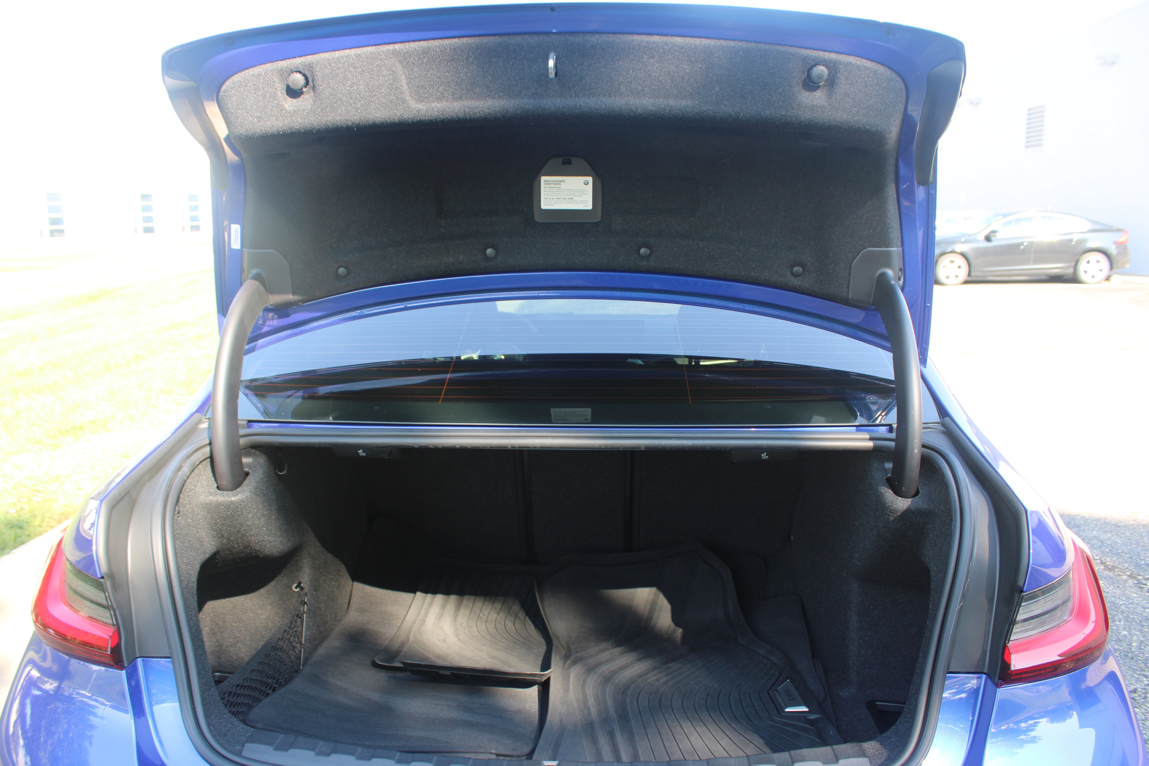 Used 2023 BMW 330i Sedan w/ M Sport Package image 50