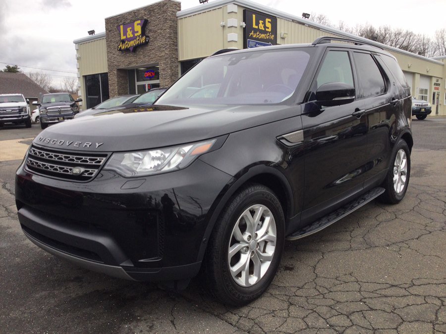 Used 2018 Land Rover Discovery SE image 1