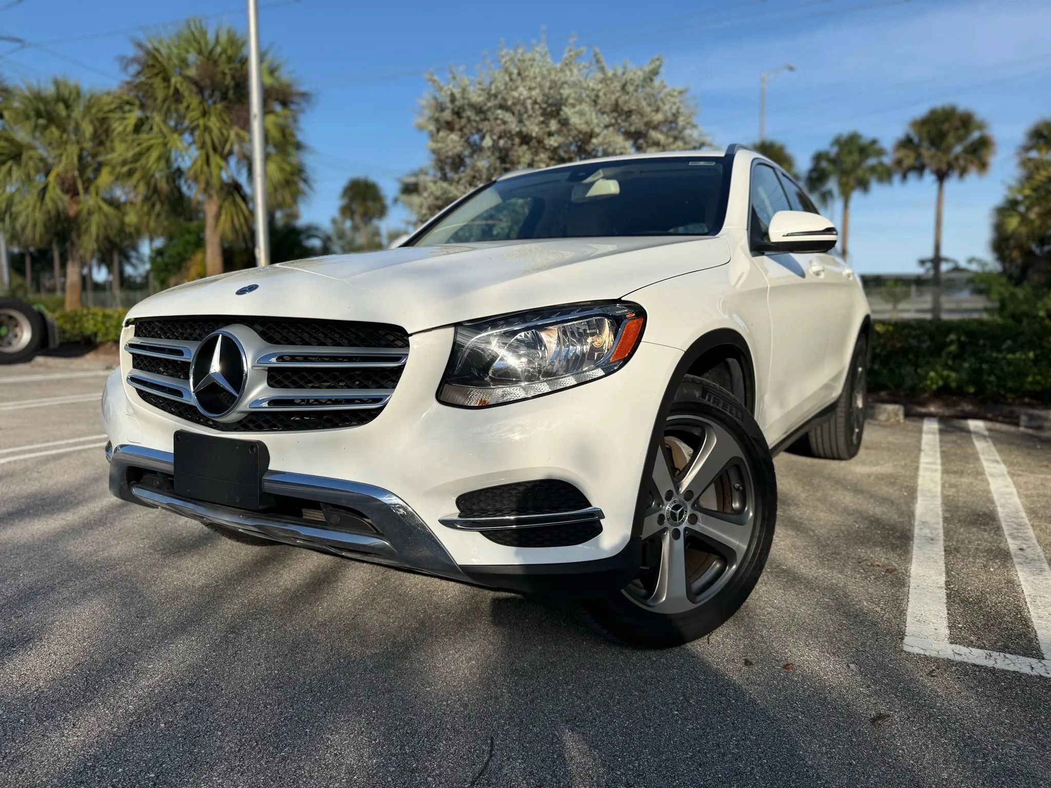 Used 2018 Mercedes-Benz GLC 300 4MATIC image 2