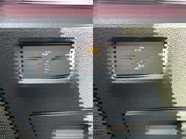 New 2025 Volkswagen Tiguan SE R-Line image 32