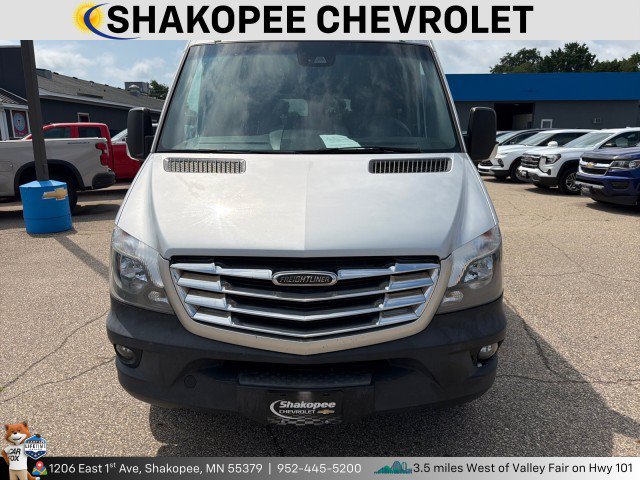 Used 2015 Freightliner Sprinter 2500 RWD image 2