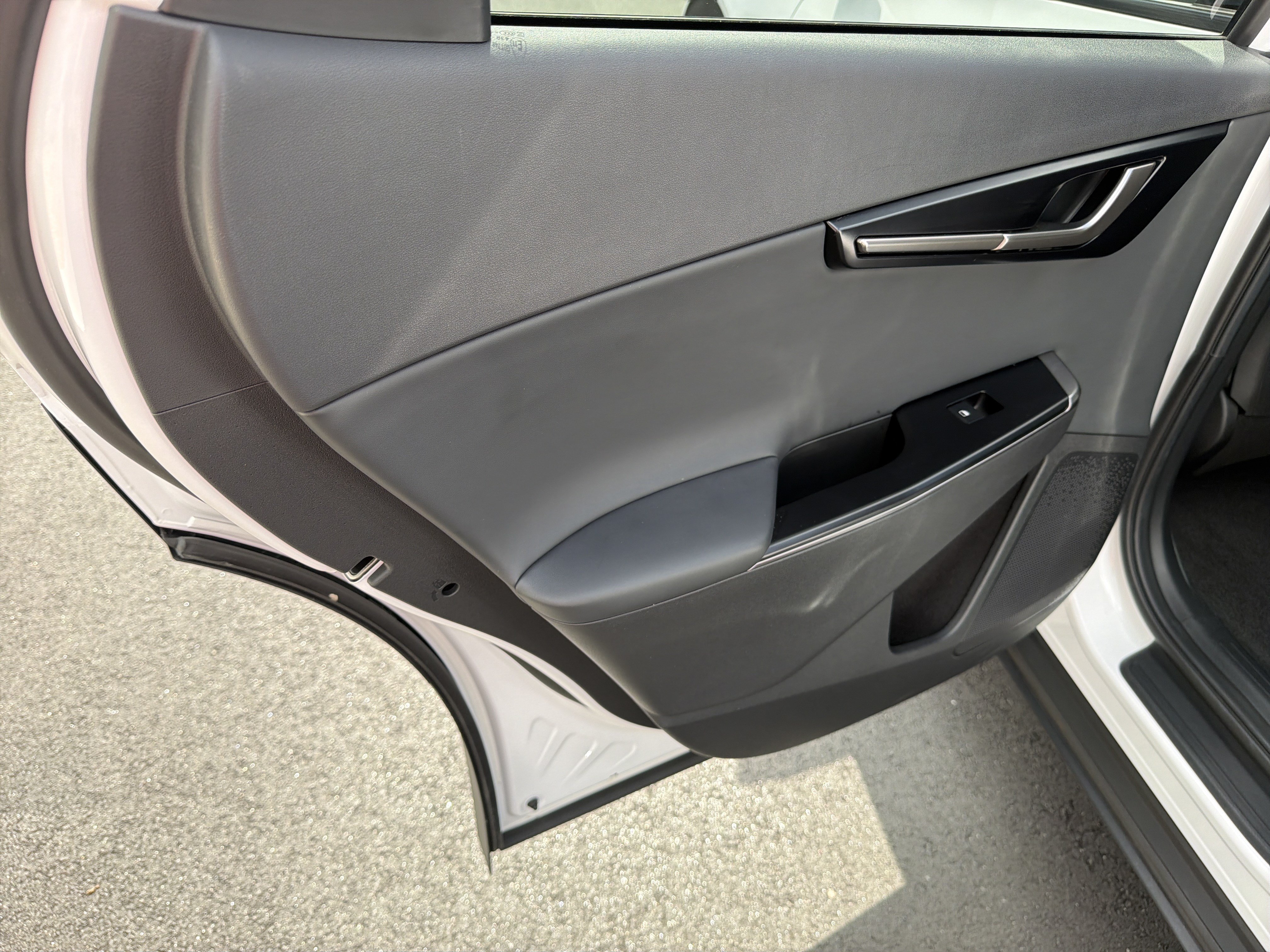 Certified 2025 Kia EV6 Light w/ Light LR Technology Package RWD image 21