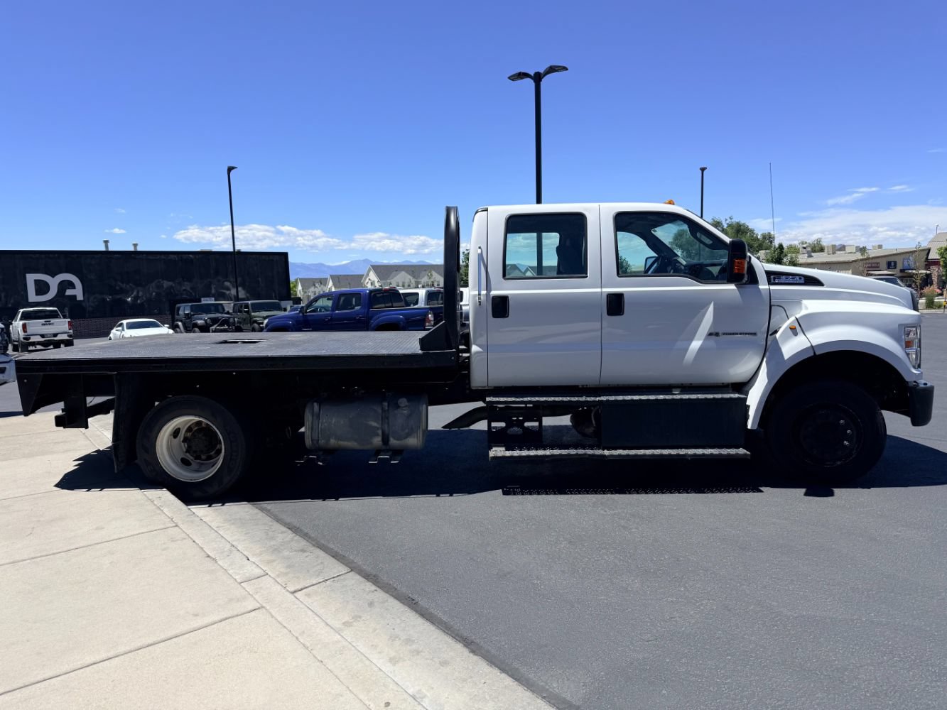 Used 2019 Ford F650 2WD Crew Cab Super Duty image 3