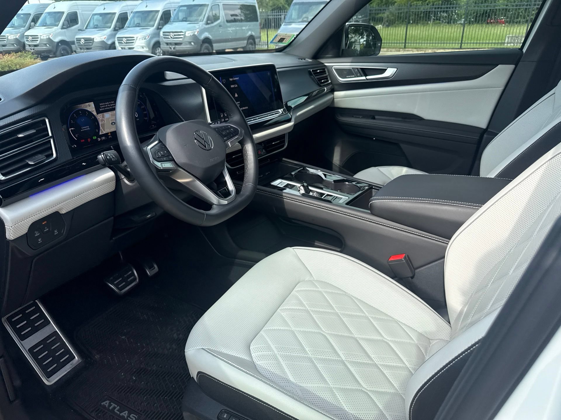 Used 2025 Volkswagen Atlas Cross Sport SEL Premium R-Line AWD/4WD image 9