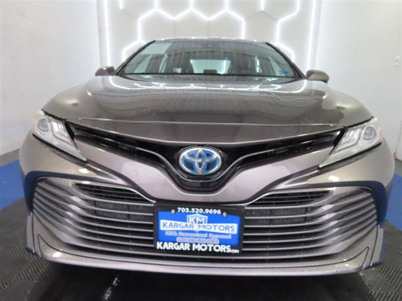 Used 2020 Toyota Camry XLE FWD image 2
