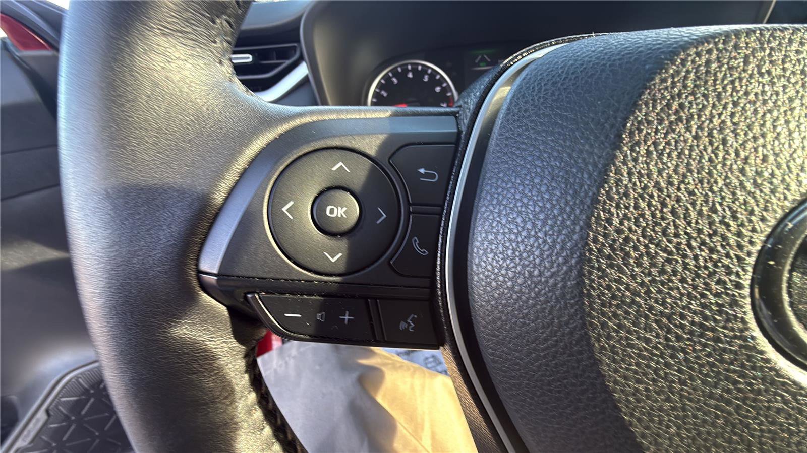 Used 2021 Toyota RAV4 XLE Premium image 15