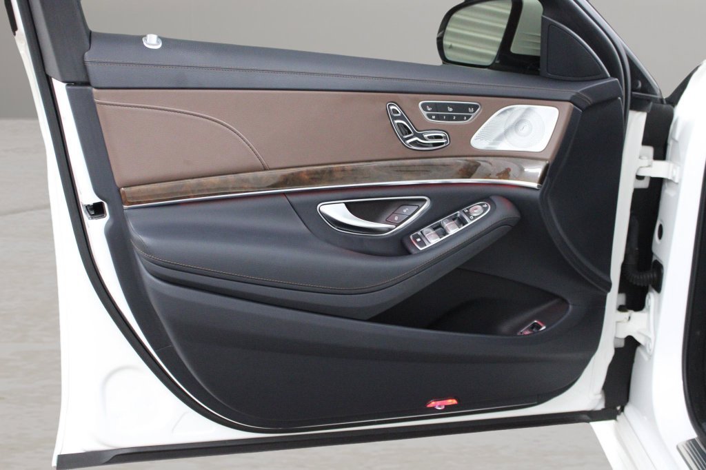 Used 2017 Mercedes-Benz S 550 Sedan image 16