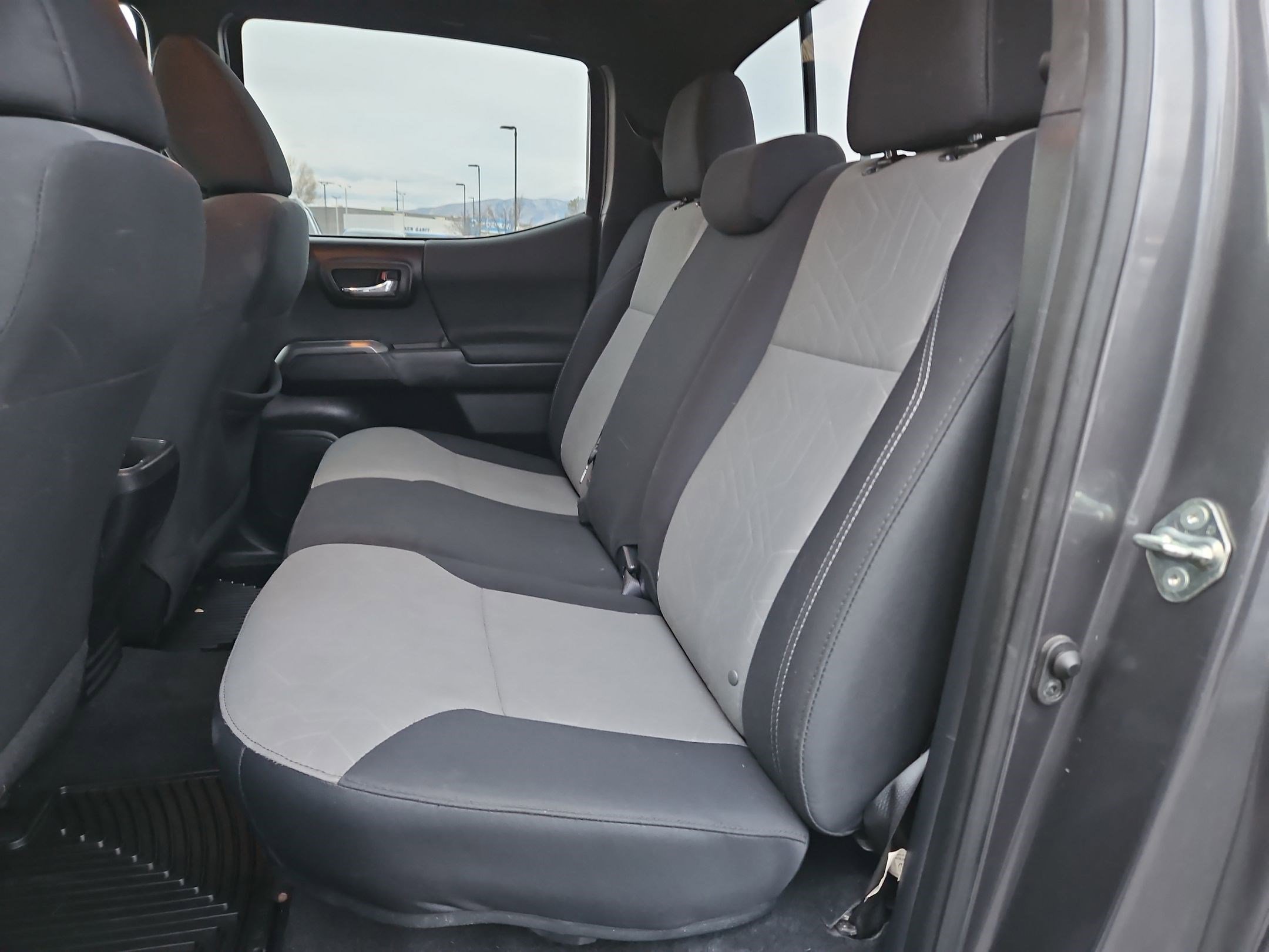 Used 2020 Toyota Tacoma TRD Off-Road w/ Technology Package image 28