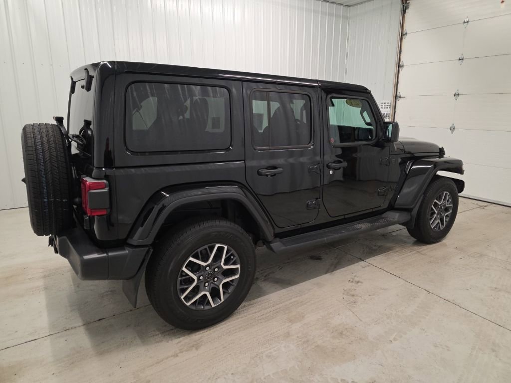 Used 2025 Jeep Wrangler Sahara w/ Technology Group image 6