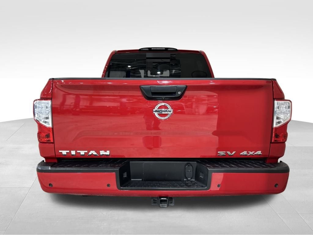 Used 2021 Nissan Titan SV w/ SV Convenience Package image 4